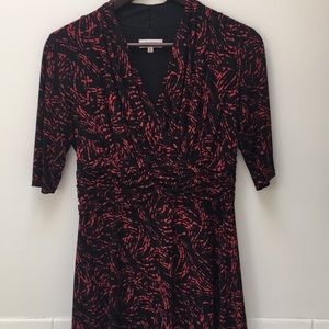 Jones Studio size 10 dress red black print crossover